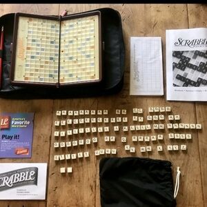 Scrabble Folio Edition With Travel Zip Case Brand New